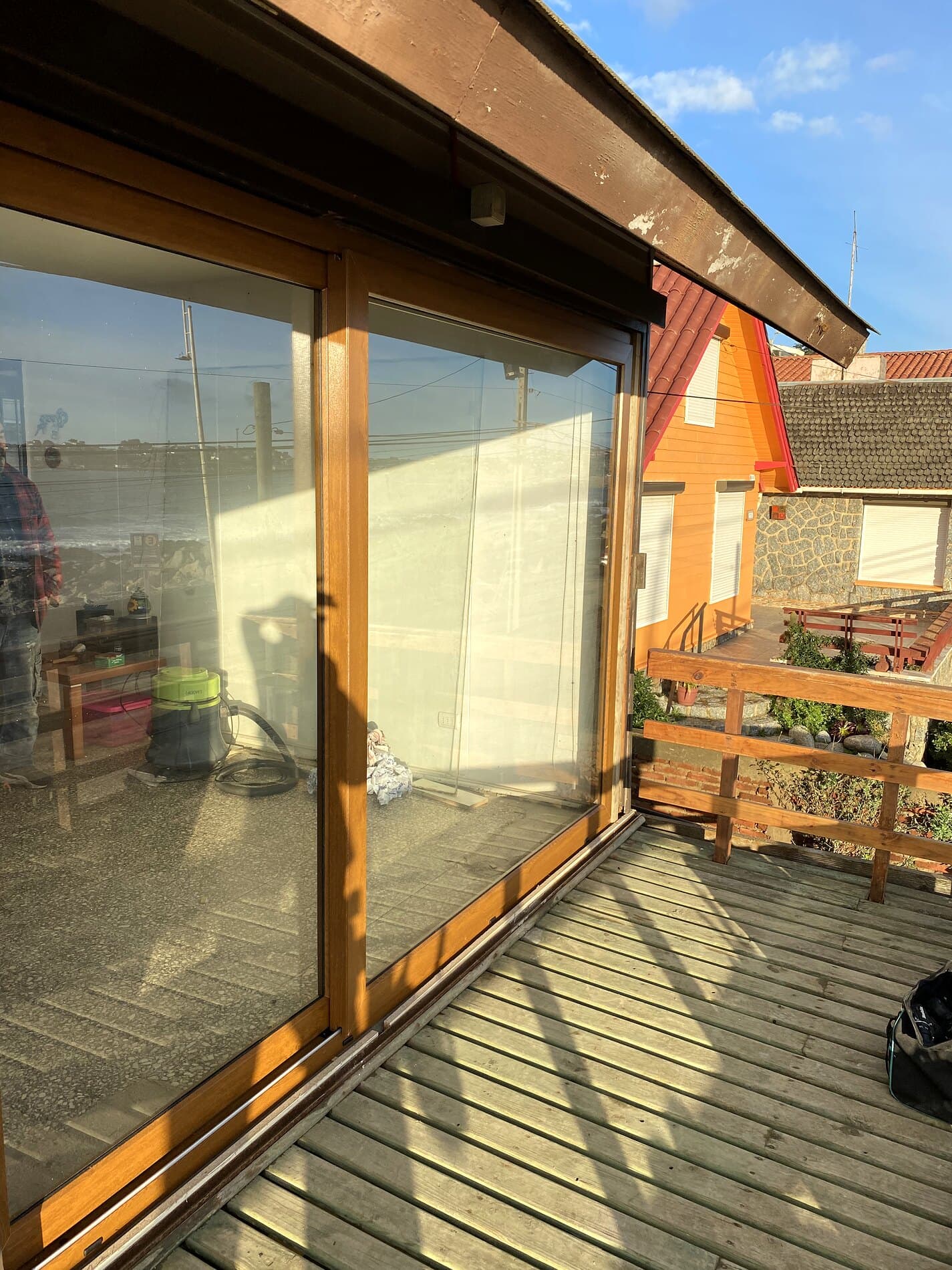 Ventanal de PVC legno con cristal transparente — proyecto LECAR